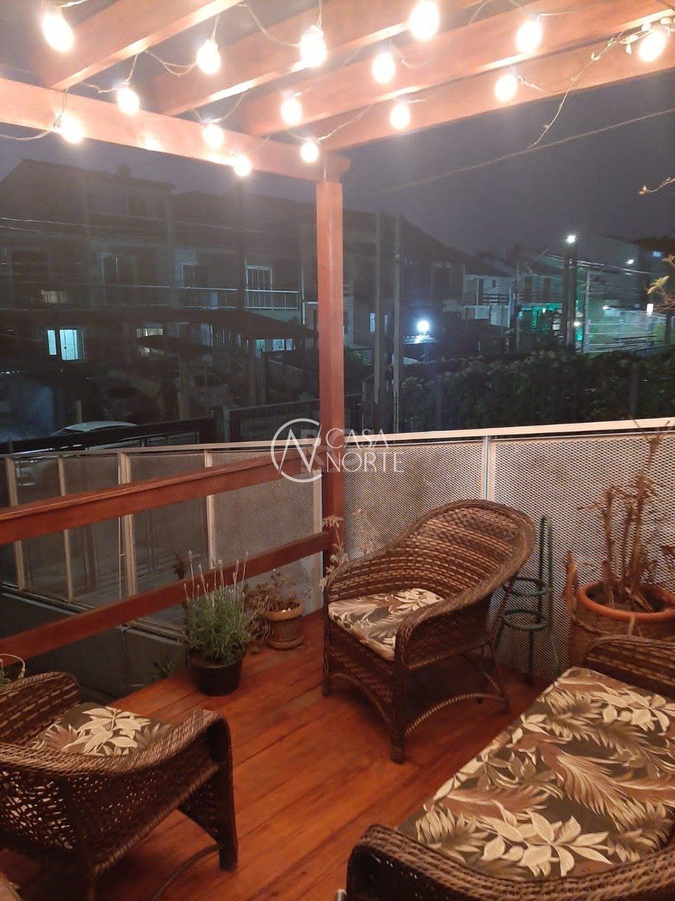 Casa à venda com 3 quartos, 107m², 2 suítes, 1 vaga, Rua Doutor Claudio Walter Ferreira da Silva no bairro Guarujá em Porto Alegre