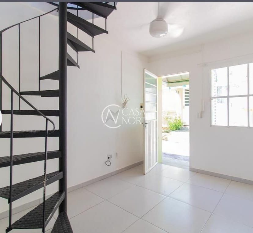 Casa à venda com 1 quarto, 42m², 1 suíte, 1 vaga, Rua Santo Alfredo no bairro Vila São José em Porto Alegre