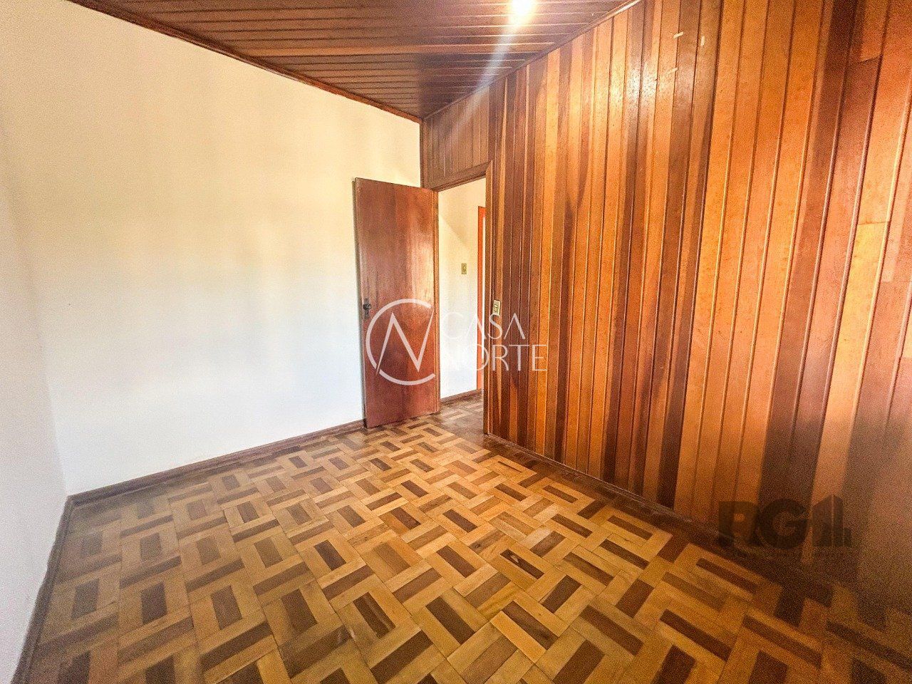 Casa à venda com 3 quartos, 114m², 3 vagas, Rua Gregorio Perez no bairro Cavalhada em Porto Alegre