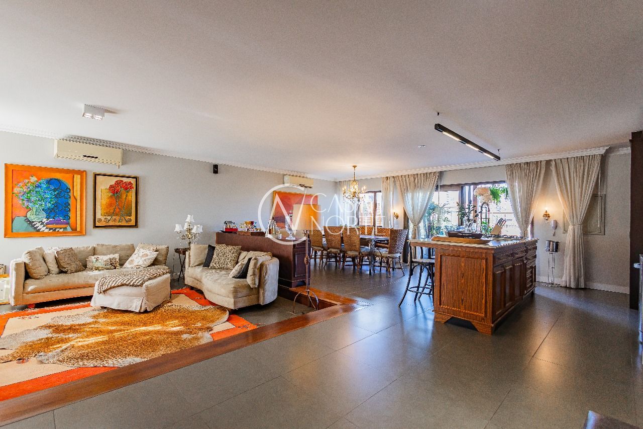 Cobertura à venda com 3 quartos, 295m², 1 suíte, 2 vagas, Rua Jaraguá, no bairro Bela Vista em Porto Alegre