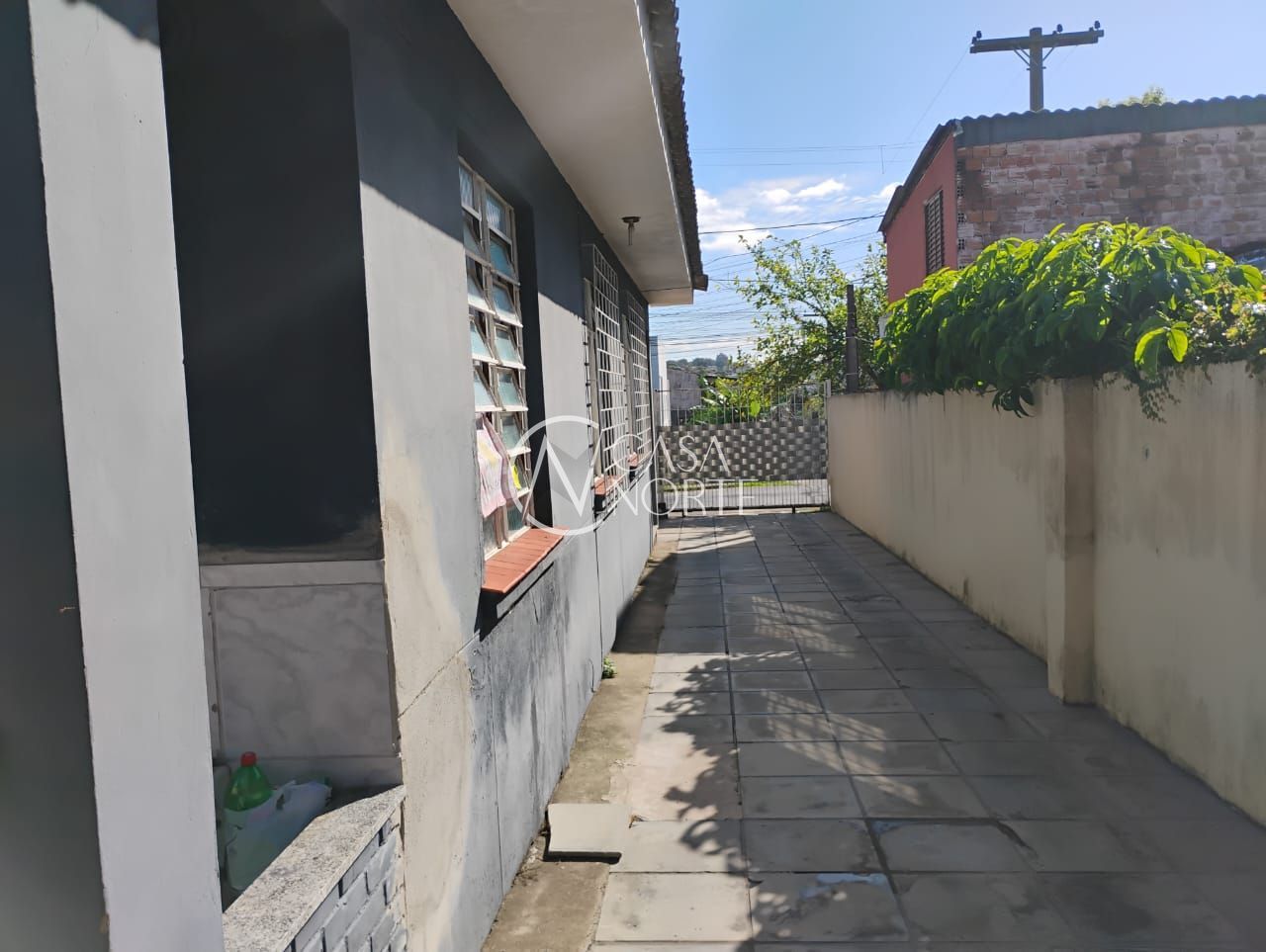 Casa à venda com 3 quartos, 110m², 3 vagas, Rua Arapei no bairro Cristal em Porto Alegre