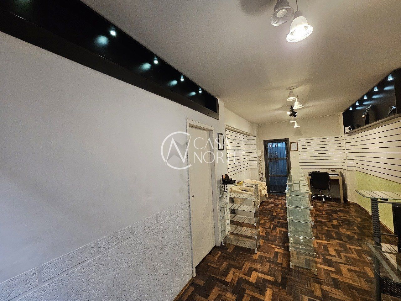 Sala Comercial à venda , 30m², Rua Vigário José Inácio no bairro Centro Histórico em Porto Alegre