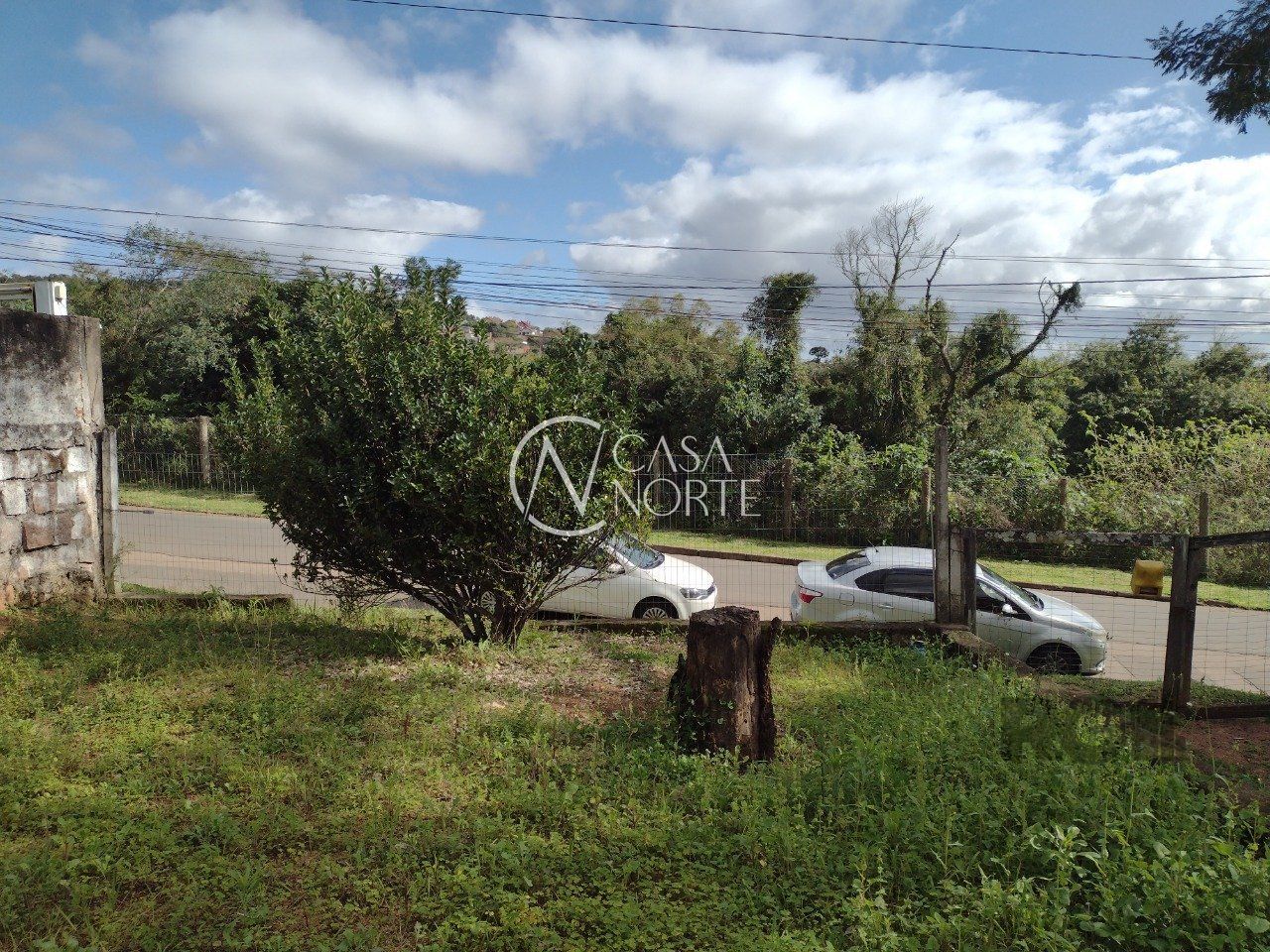 Terreno à venda  com 312m², Rua Professor Joaquim Louzada no bairro Camaquã em Porto Alegre