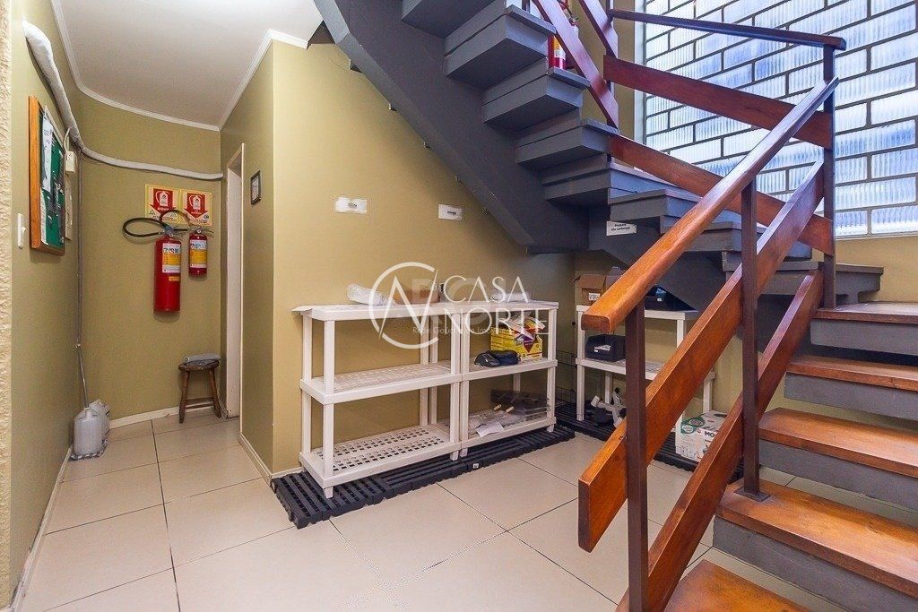 Casa à venda com 9 quartos, 354m², 5 vagas, Avenida Amazonas no bairro São Geraldo em Porto Alegre