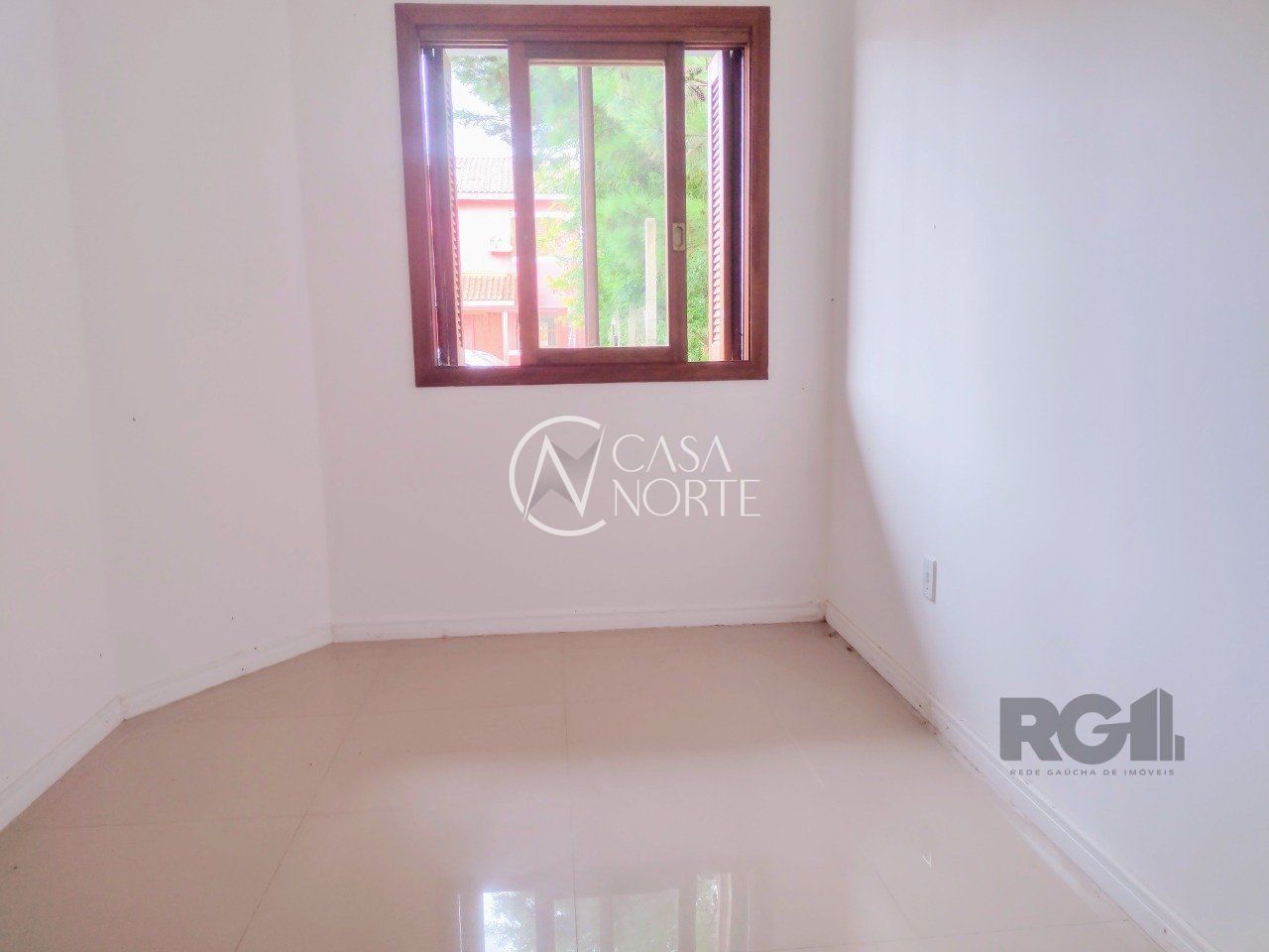 Casa à venda com 2 quartos, 67m², Rua Padre Valerio Alberton no bairro Hípica em Porto Alegre