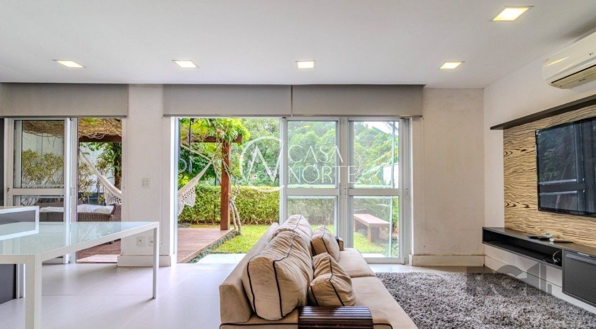 Casa de Condomínio à venda com 4 quartos, 200m², 2 suítes, 4 vagas, Rua Tocantins no bairro Lomba do Pinheiro em Porto Alegre