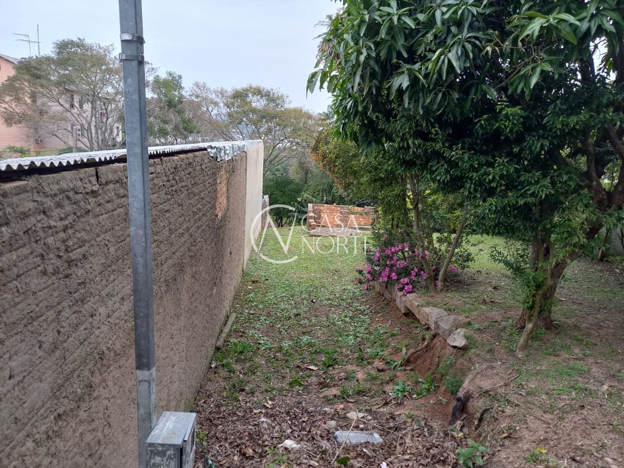 Terreno à venda  com 342m², Rua Atílio Supertti no bairro Vila Nova em Porto Alegre