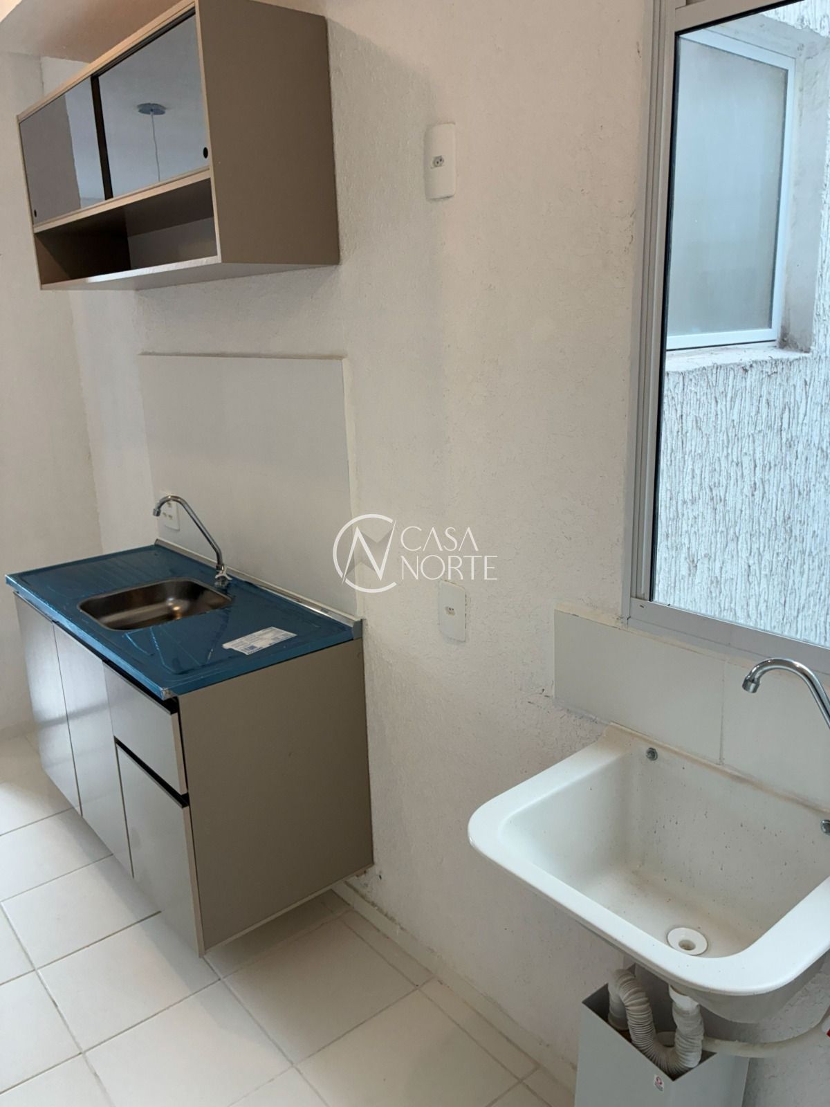 Apartamento à venda com 2 quartos, 41m², 1 vaga, Rua dos Maias no bairro Rubem Berta em Porto Alegre