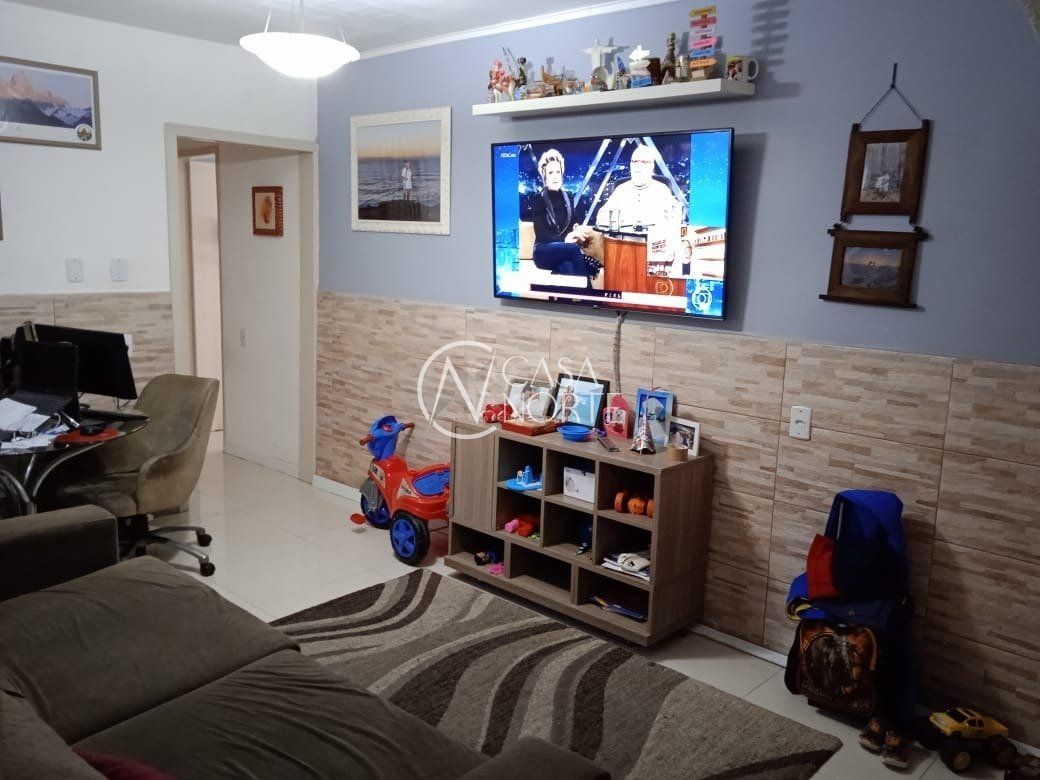 Casa à venda com 5 quartos, 140m², 2 vagas, Avenida Eduardo Prado, no bairro Cavalhada em Porto Alegre