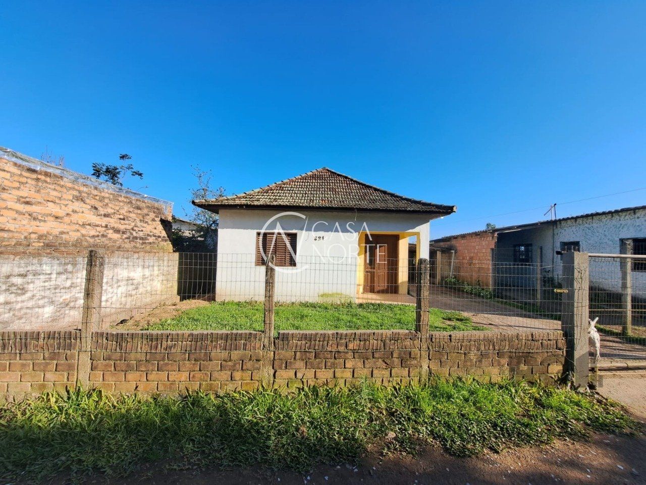 Casa à venda com 2 quartos, 65m², 3 vagas, Beco do Rosario no bairro Boa Vista do Sul em Porto Alegre