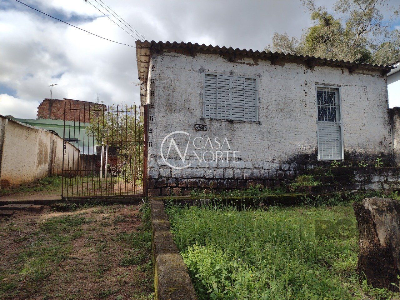 Terreno à venda  com 312m², Rua Professor Joaquim Louzada no bairro Camaquã em Porto Alegre