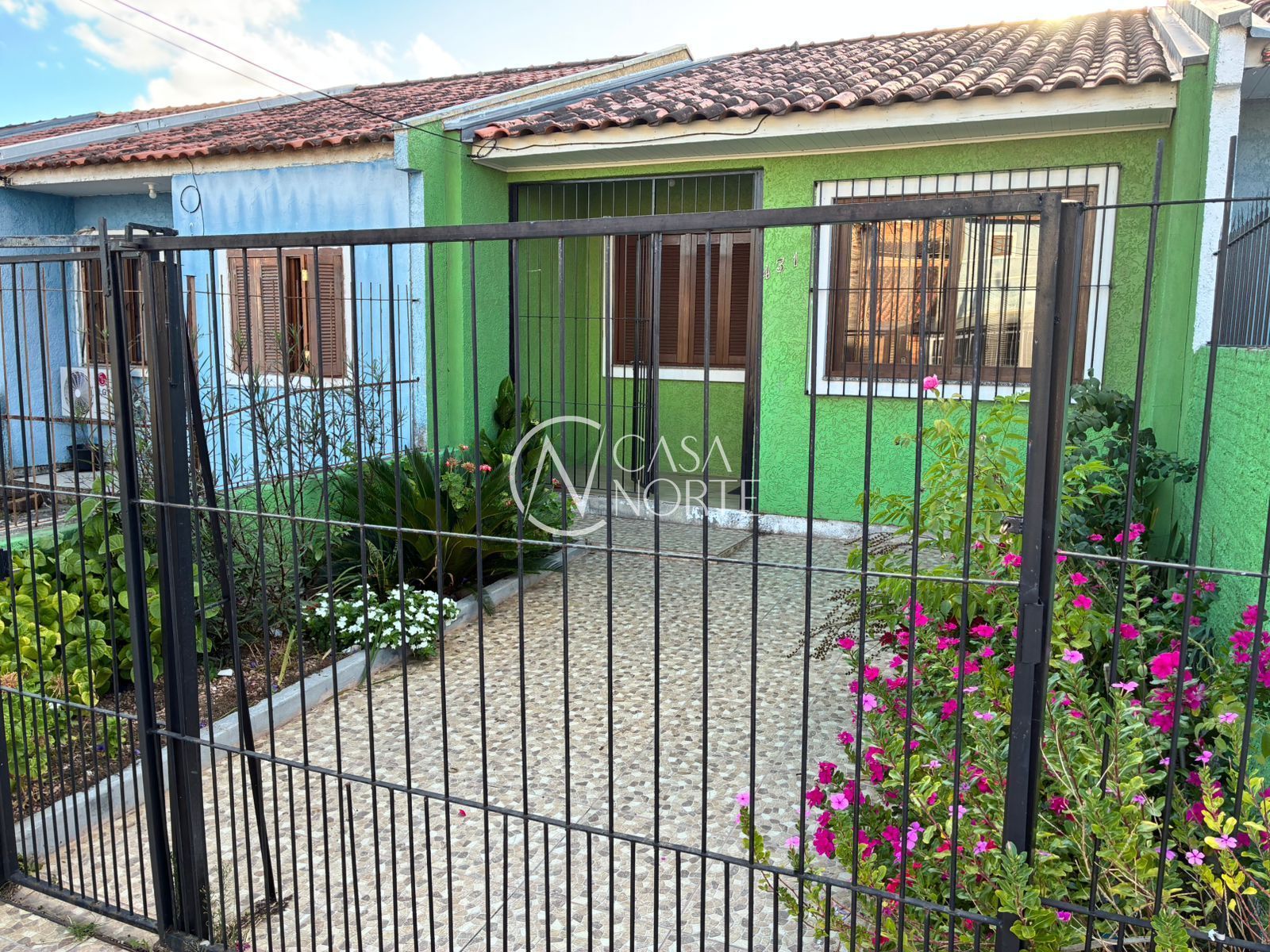 Casa à venda com 2 quartos, 55m², 1 vaga, Rua Francisca Prezzi Bolognesi no bairro Hípica em Porto Alegre