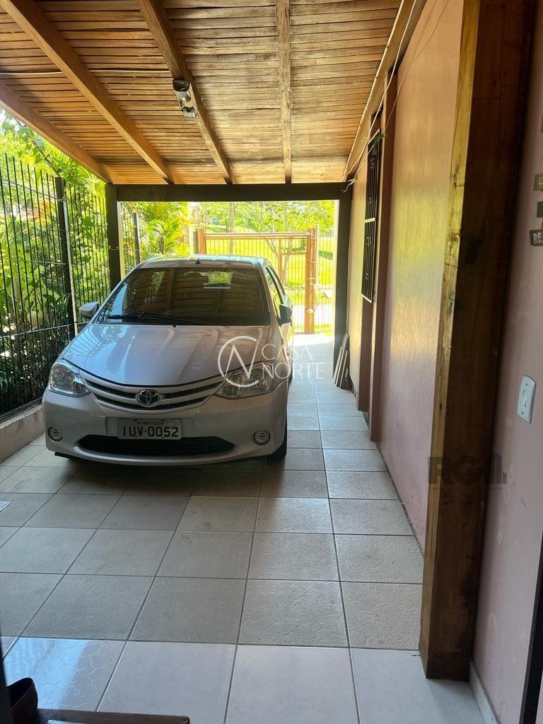 Casa à venda com 3 quartos, 99m², 2 vagas, Avenida Emilio Schlabitz Neto no bairro Morro Santana em Porto Alegre