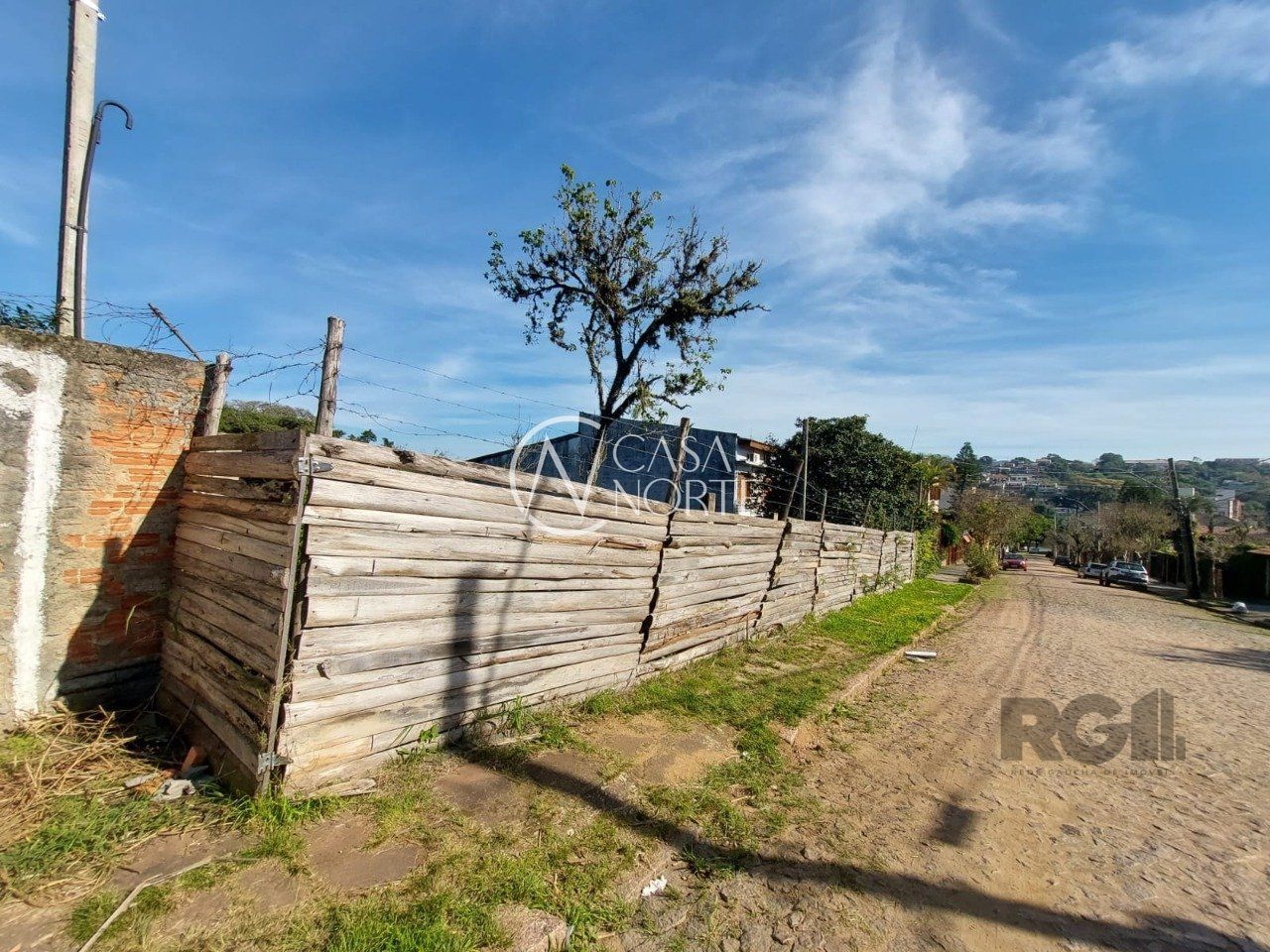 Terreno à venda  com 1360m², Rua Silverio Souto no bairro Teresópolis em Porto Alegre