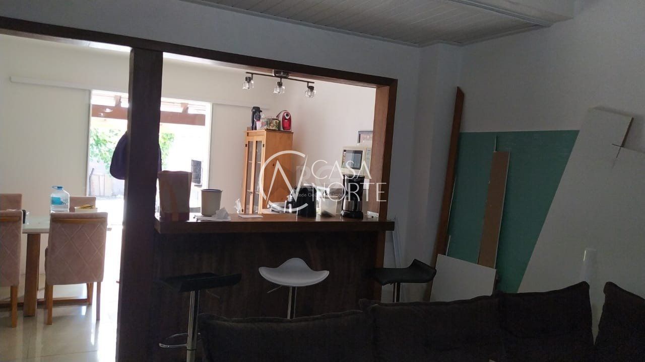 Casa à venda com 2 quartos, 105m², 1 suíte, 2 vagas, Rua Silvestre Sauter no bairro Hípica em Porto Alegre