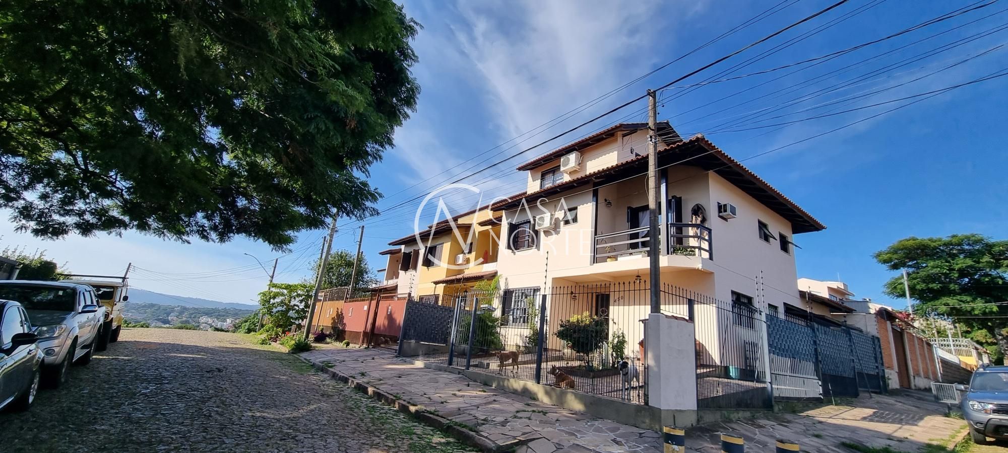 Casa à venda com 3 quartos, 150m², 1 suíte, 2 vagas, Avenida Doutor Francisco Roberto Dalligna no bairro Espírito Santo em Porto Alegre