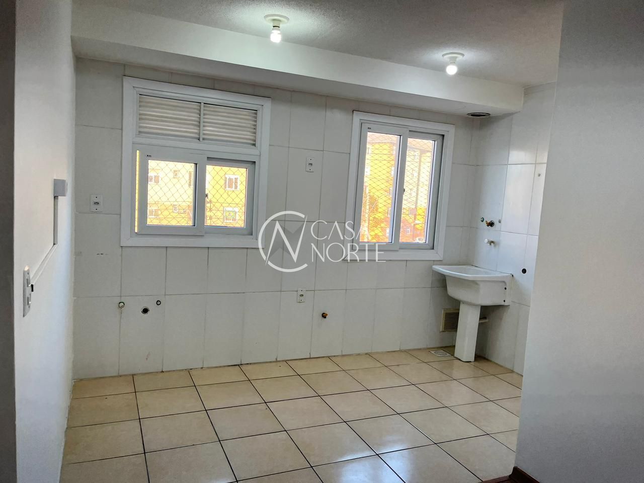 Apartamento à venda com 2 quartos, 47m², 1 vaga, Rua Napoleão Jacques da Rosa no bairro Restinga em Porto Alegre