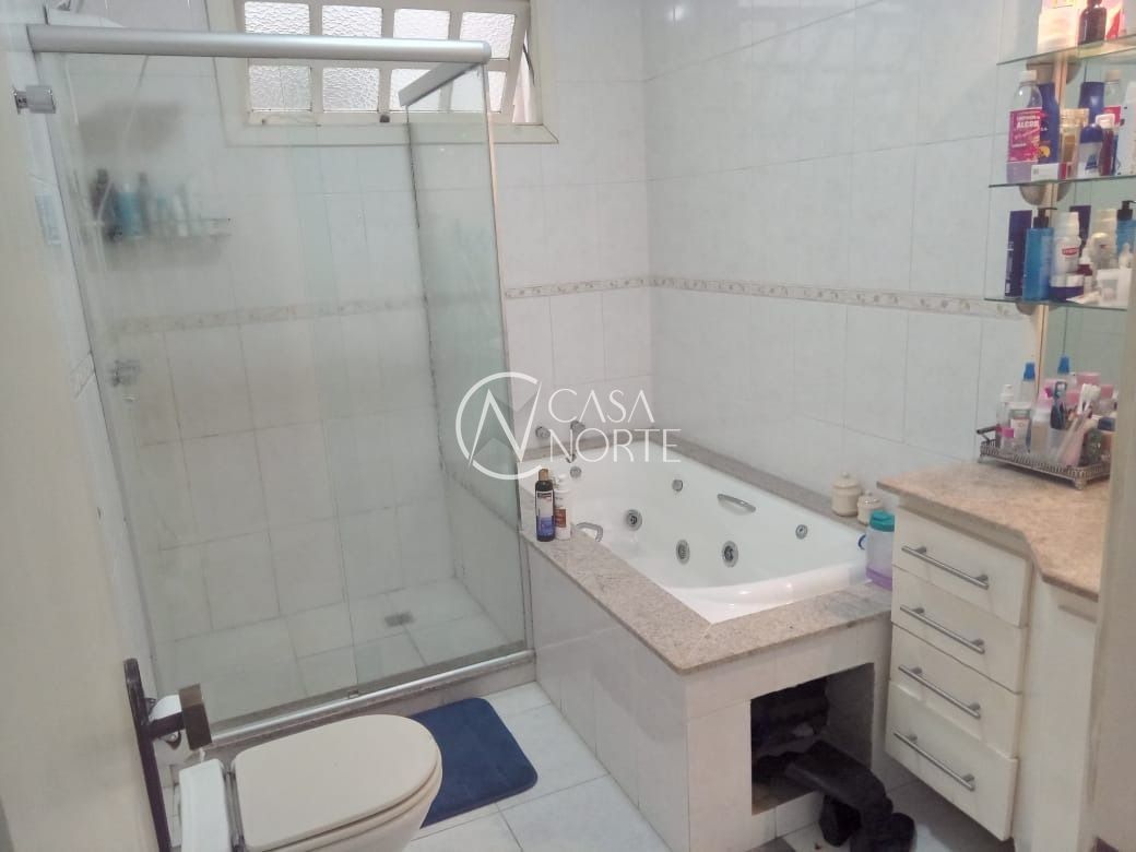 Casa à venda com 4 quartos, 409m², 1 suíte, 5 vagas, Travessa Escobar no bairro Camaquã em Porto Alegre