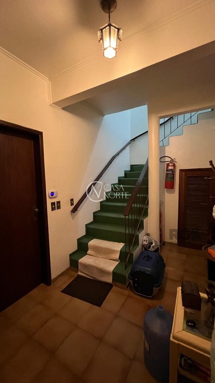 Casa à venda com 5 quartos, 267m², 2 suítes, 4 vagas, Rua Domingos Crescêncio no bairro Santana em Porto Alegre