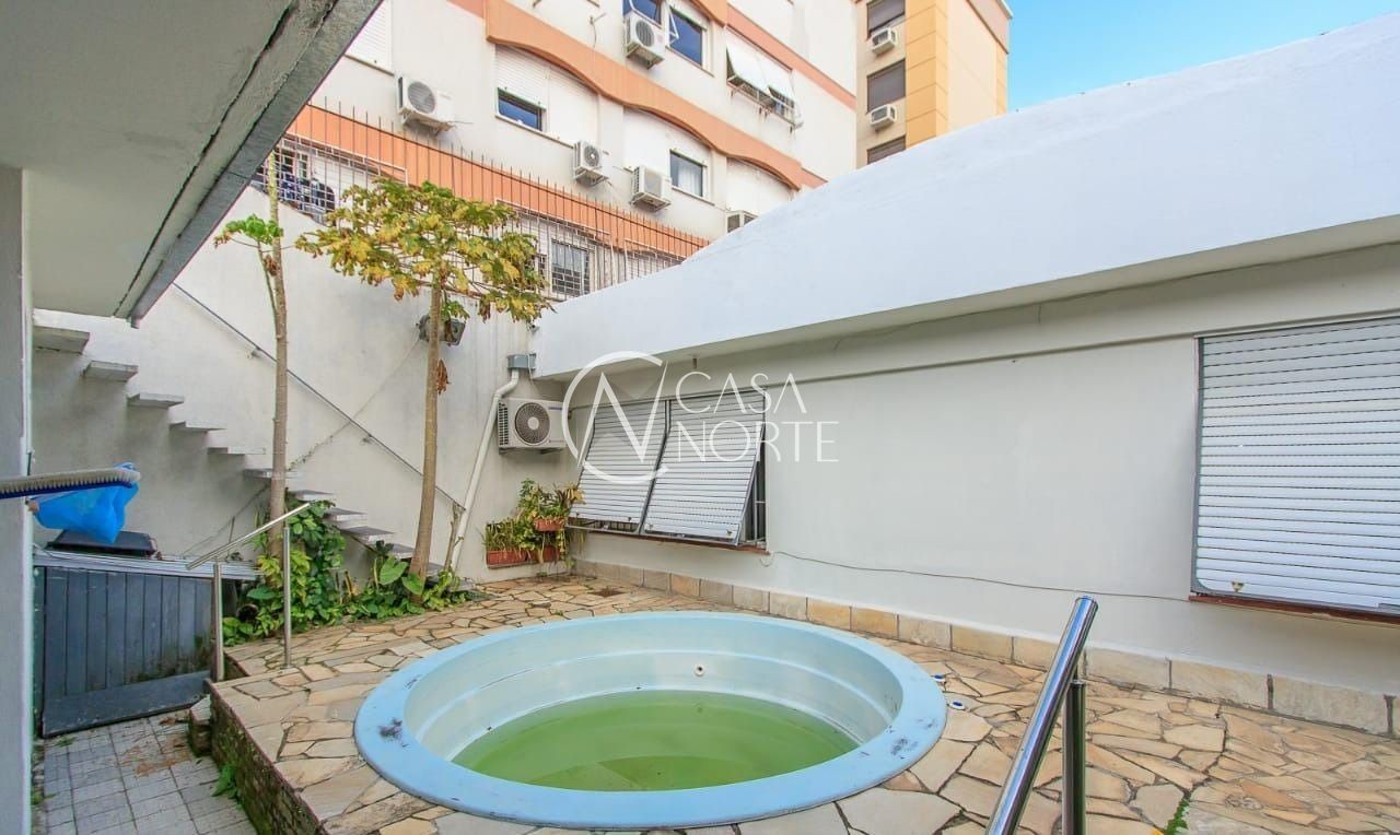 Casa à venda com 3 quartos, 222m², 3 suítes, 2 vagas, Rua José Francisco Duarte Junior no bairro Menino Deus em Porto Alegre