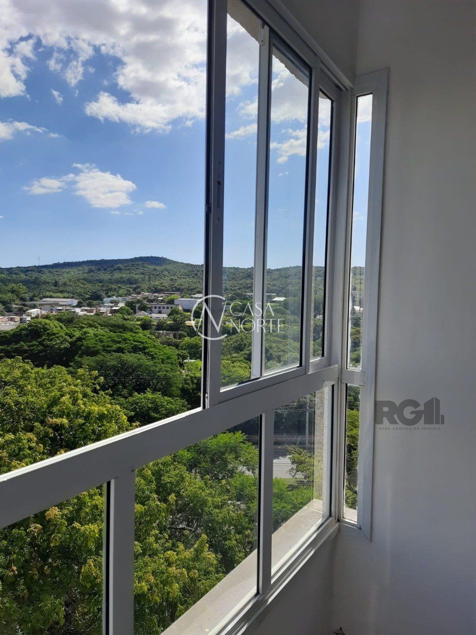 Apartamento à venda com 2 quartos, 42m², 1 vaga, Avenida da Cavalhada no bairro Cavalhada em Porto Alegre