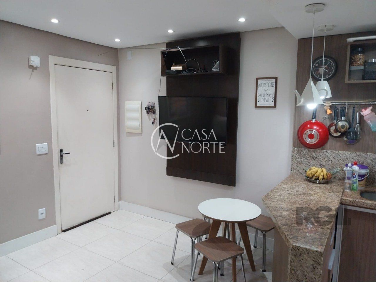 Apartamento à venda com 2 quartos, 43m², 1 vaga, Estrada do Barro Vermelho no bairro Restinga em Porto Alegre