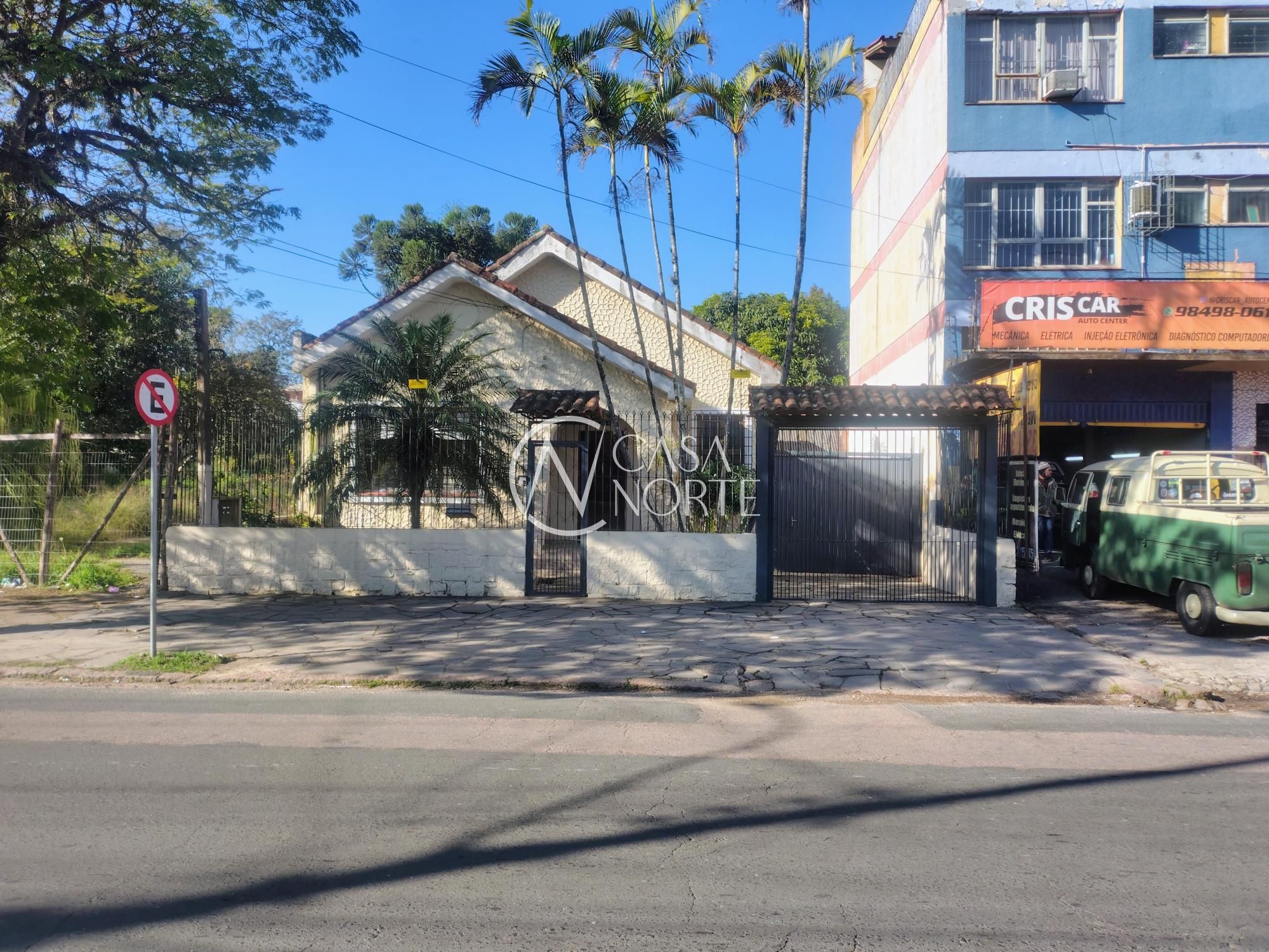 Casa à venda com 3 quartos, 87m², 4 vagas, Rua Santa Flora no bairro Nonoai em Porto Alegre