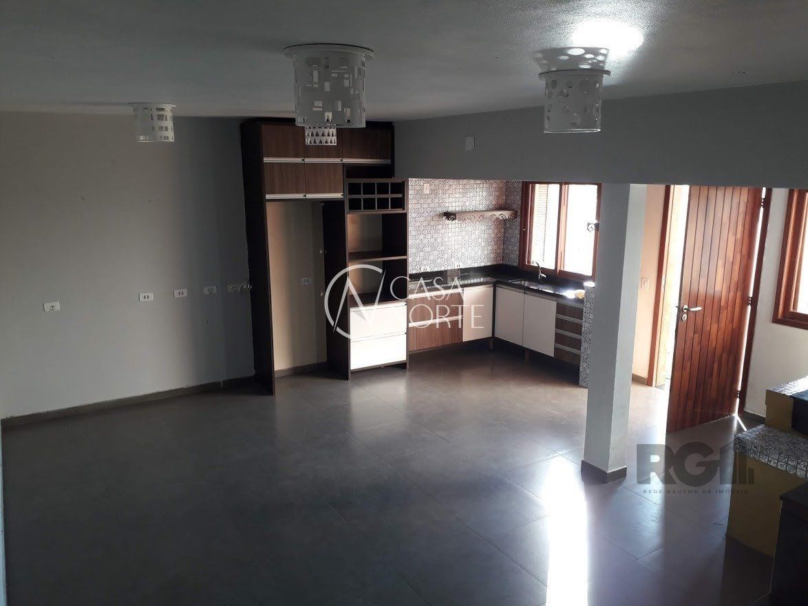 Casa à venda com 2 quartos, 80m², 1 vaga, Rua Pedro Nelo Antunes no bairro Mário Quintana em Porto Alegre