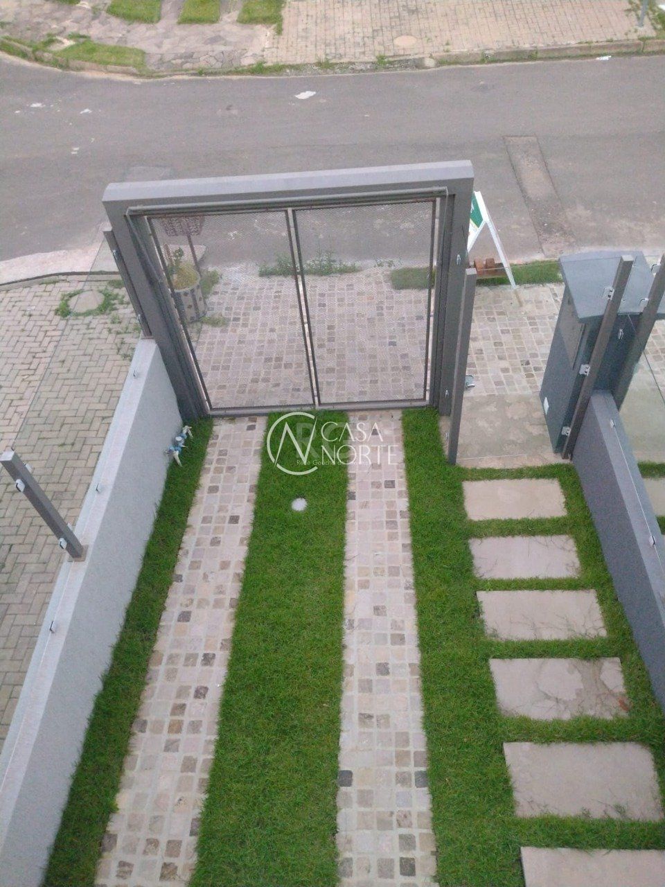 Casa à venda com 3 quartos, 122m², 1 suíte, 2 vagas, Rua Itacyr Rossi no bairro Guarujá em Porto Alegre