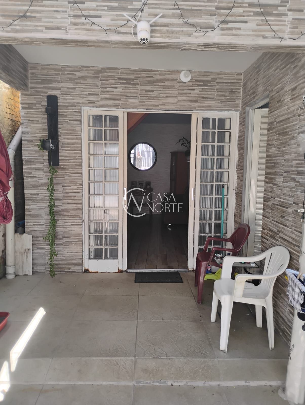 Casa à venda com 2 quartos, 70m², 1 vaga, Rua Orestes Pianta no bairro Camaquã em Porto Alegre