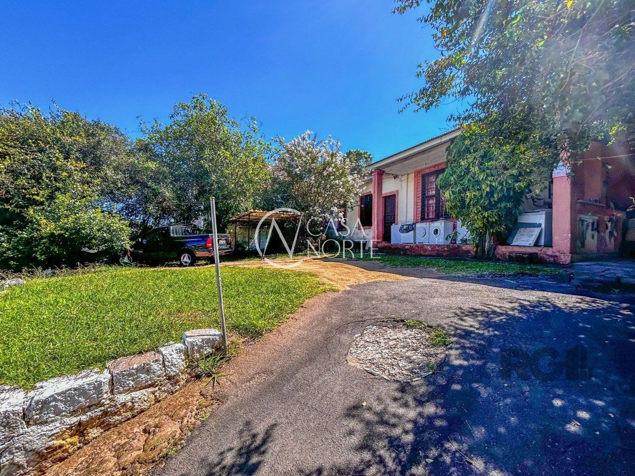 Terreno à venda  com 1045m², Avenida Wenceslau Escobar no bairro Tristeza em Porto Alegre