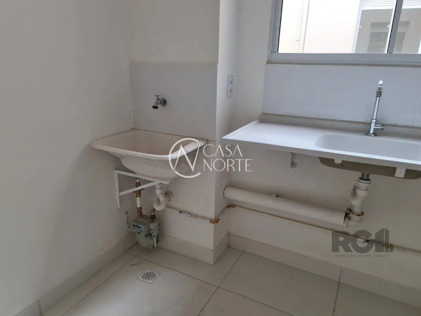 Apartamento à venda com 2 quartos, 42m², 1 vaga, Rua Reverendo Olavo Nunes no bairro Parque Santa Fé em Porto Alegre