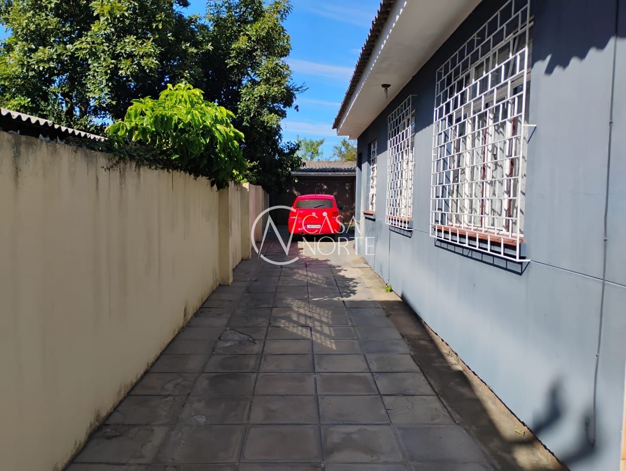 Casa à venda com 3 quartos, 110m², 3 vagas, Rua Arapei no bairro Cristal em Porto Alegre