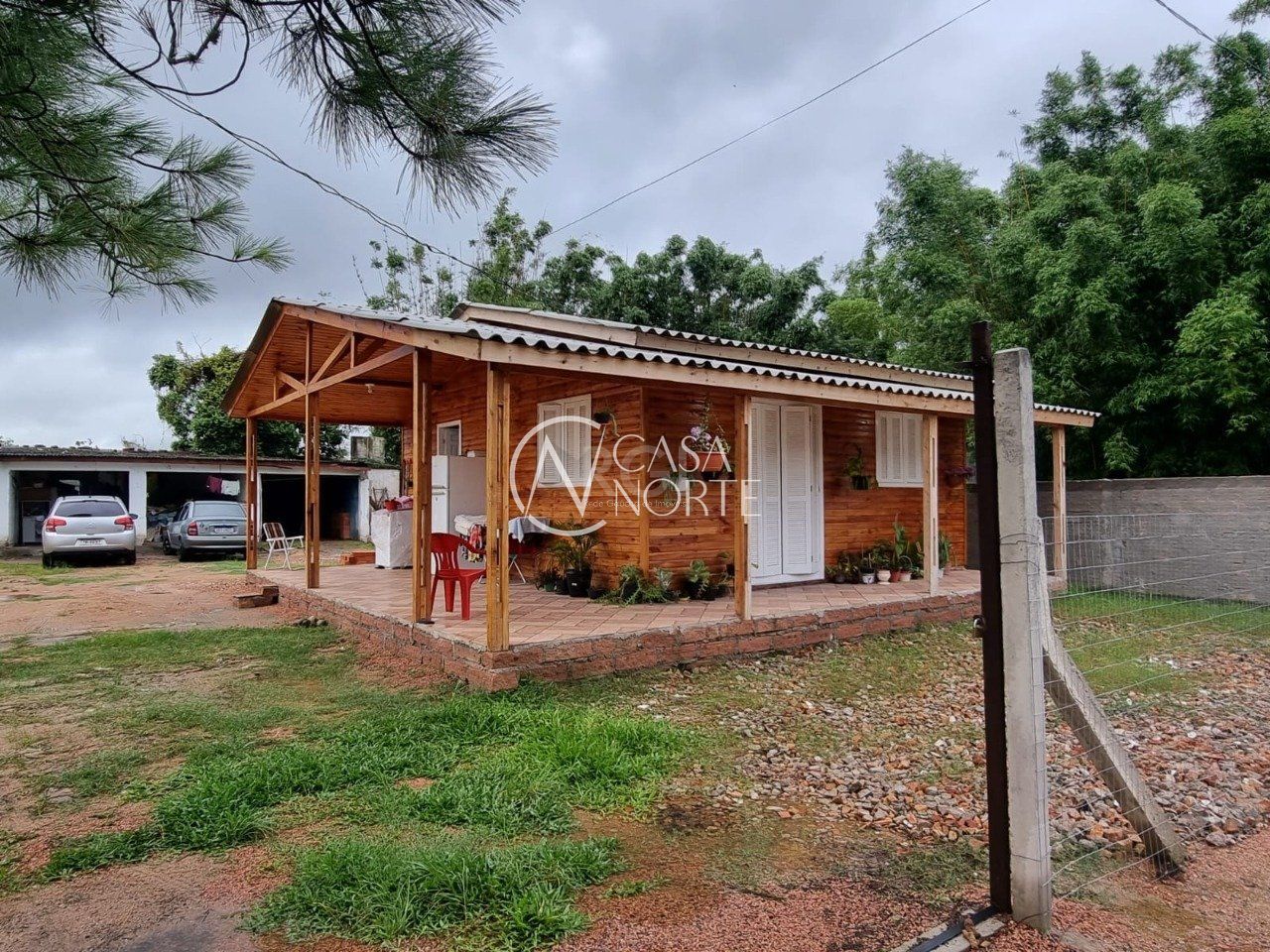 Casa à venda com 2 quartos, 320m², 2 vagas, Rua Darcy Pereira Pozzi no bairro Chapéu do Sol em Porto Alegre