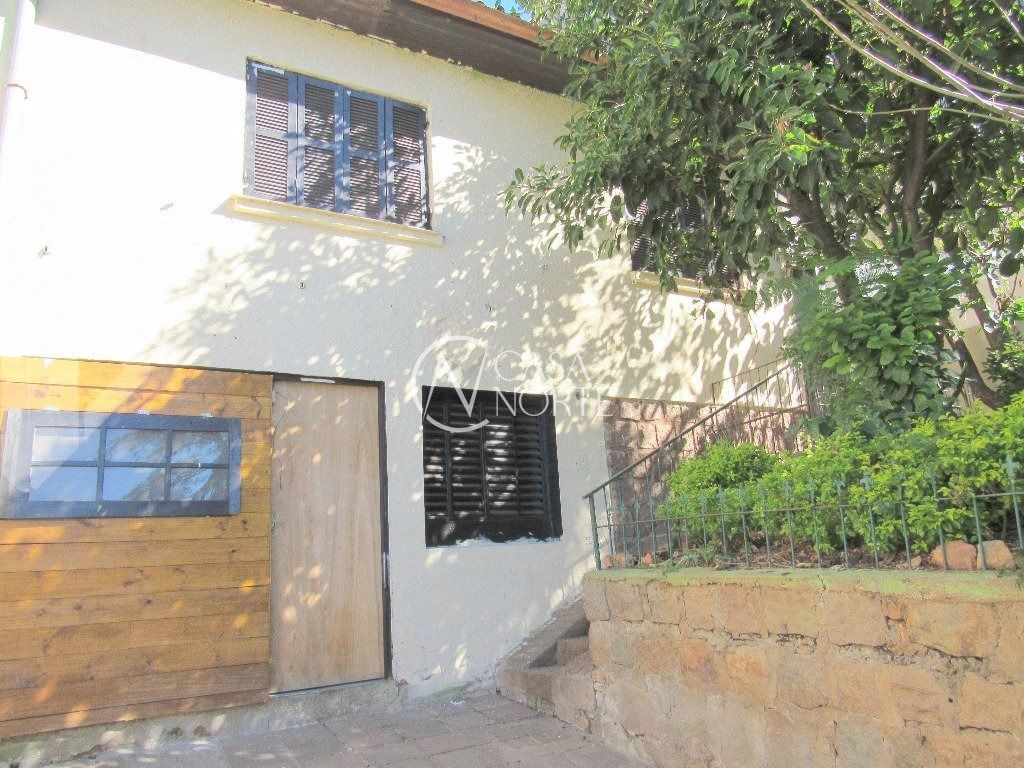 Terreno à venda  com 366m², Rua Moema no bairro Chácara das Pedras em Porto Alegre