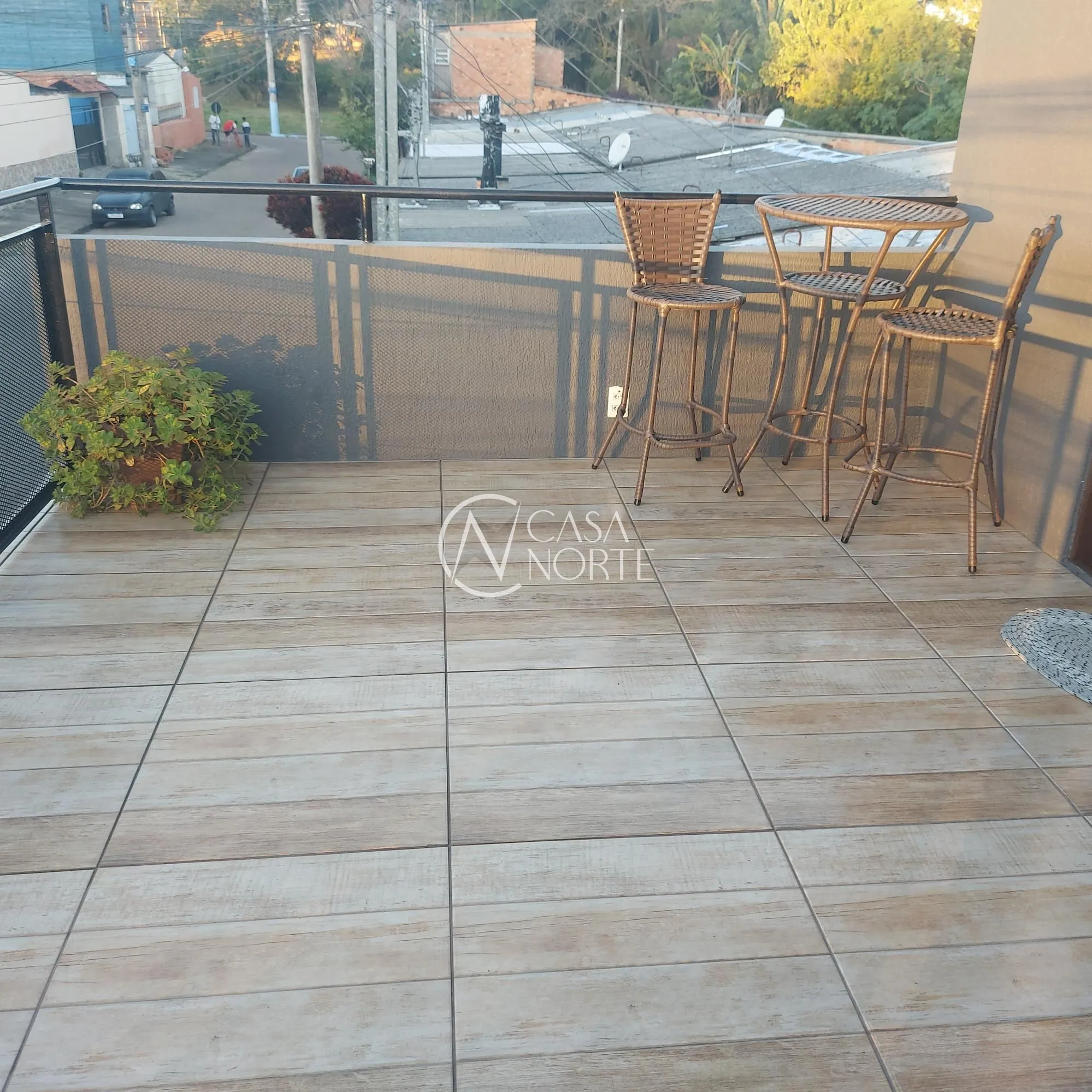 Casa à venda com 2 quartos, 80m², 1 vaga, Rua Satir da Silva Martins no bairro Vila Nova em Porto Alegre