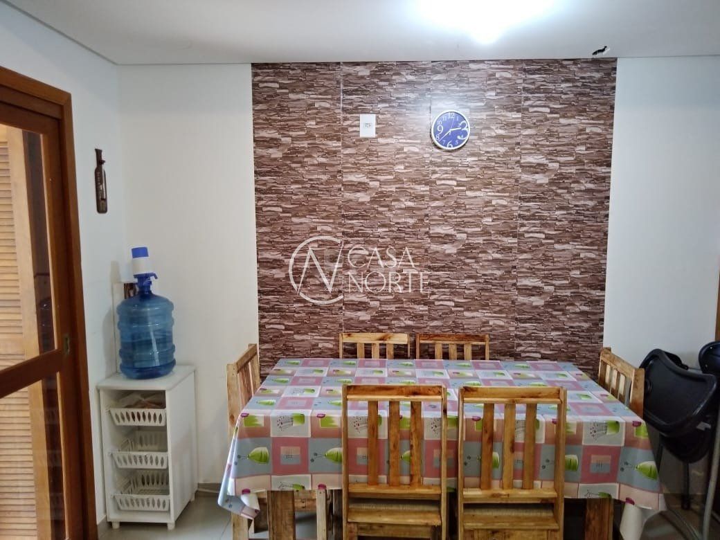 Casa à venda com 4 quartos, 100m², 2 suítes, 1 vaga, Rua Antônio Carlos Ribeiro no bairro Guarujá em Porto Alegre