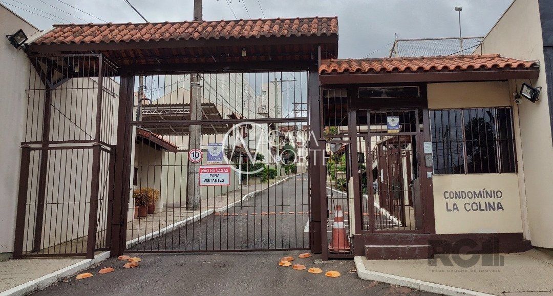 Casa de Condomínio à venda com 2 quartos, 72m², 1 vaga, Avenida Monte Cristo no bairro Vila Nova em Porto Alegre