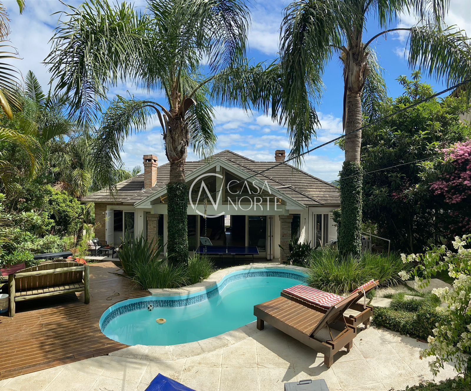 Casa de Condomínio à venda com 3 quartos, 1455m², 1 suíte, 4 vagas, Estrada Jorge Pereira Nunes no bairro Aberta dos Morros em Porto Alegre