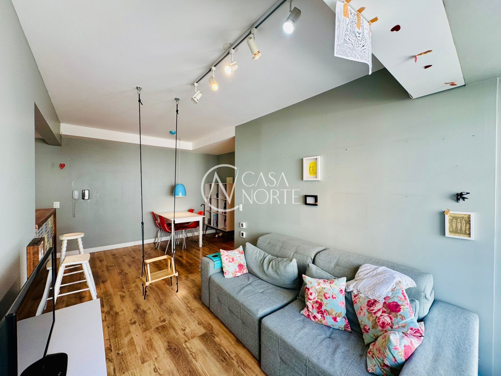 Apartamento à venda com 2 quartos, 68m², 1 suíte, 1 vaga, Rua Eça de Queiroz no bairro Petrópolis em Porto Alegre