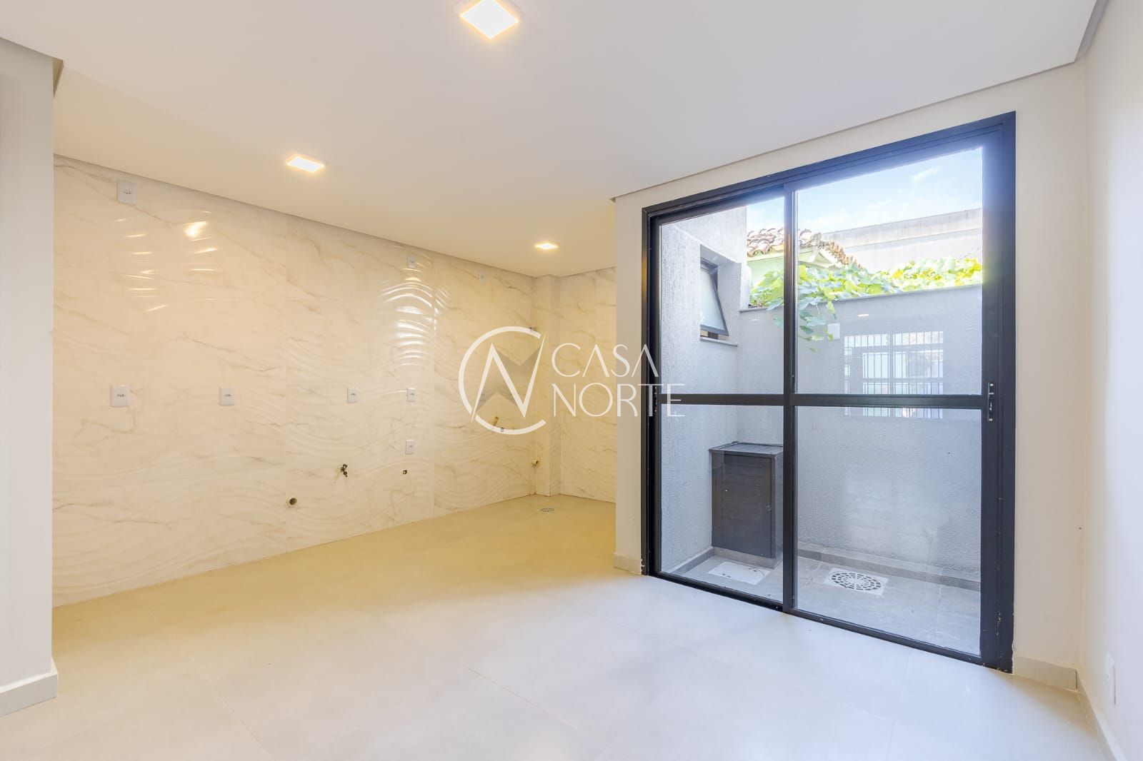 Casa de Condomínio à venda com 3 quartos, 94m², 1 suíte, 1 vaga, Travessa Lucas de Lima no bairro Medianeira em Porto Alegre