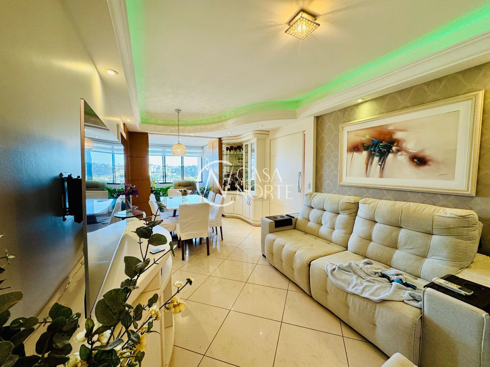 Apartamento à venda com 2 quartos, 70m², 1 suíte, 1 vaga, Rua Barão do Gravataí no bairro Menino Deus em Porto Alegre