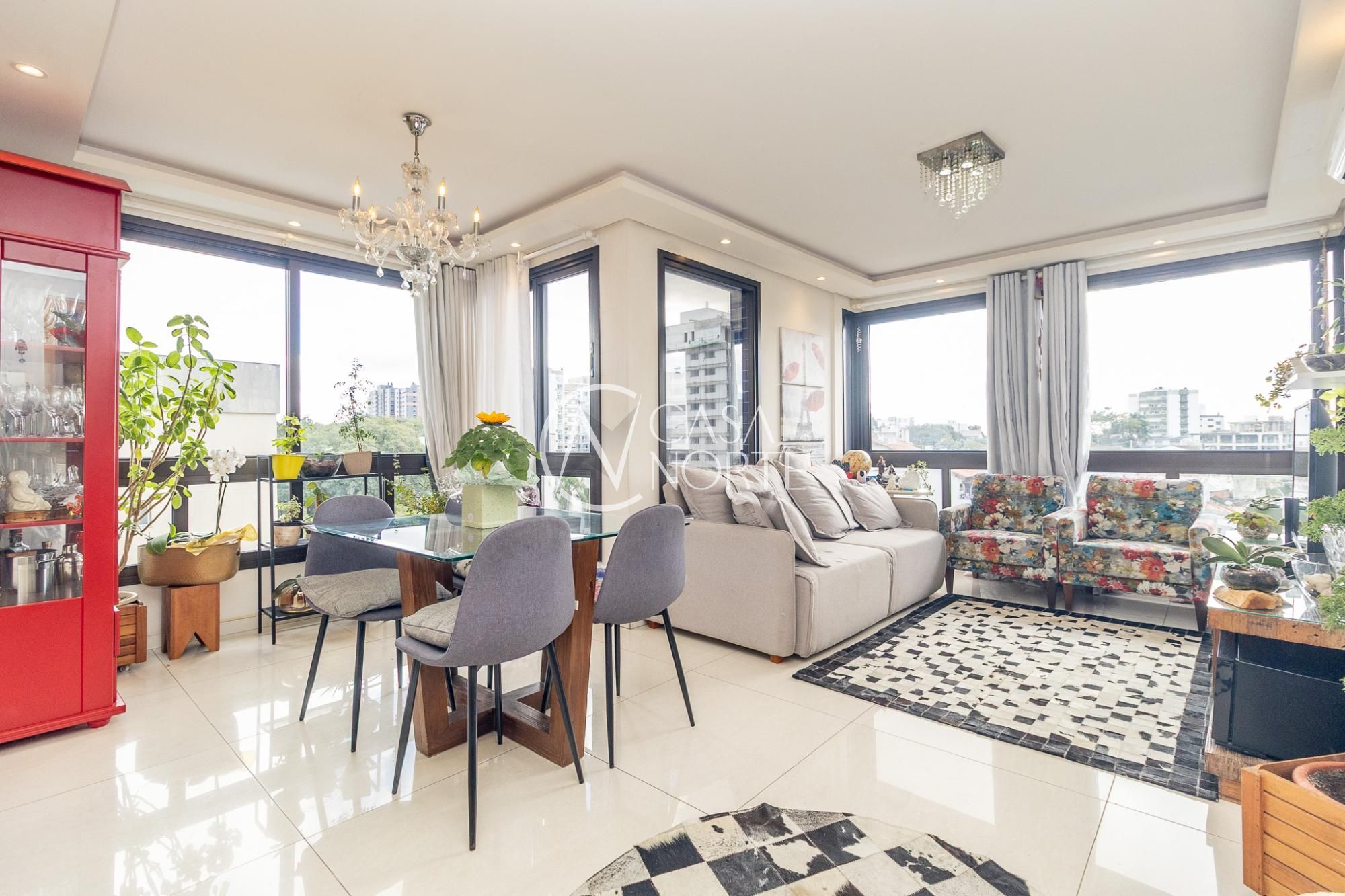 Apartamento à venda com 2 quartos, 80m², 1 suíte, 2 vagas, Praça Dom Pedro no bairro Vila Ipiranga em Porto Alegre
