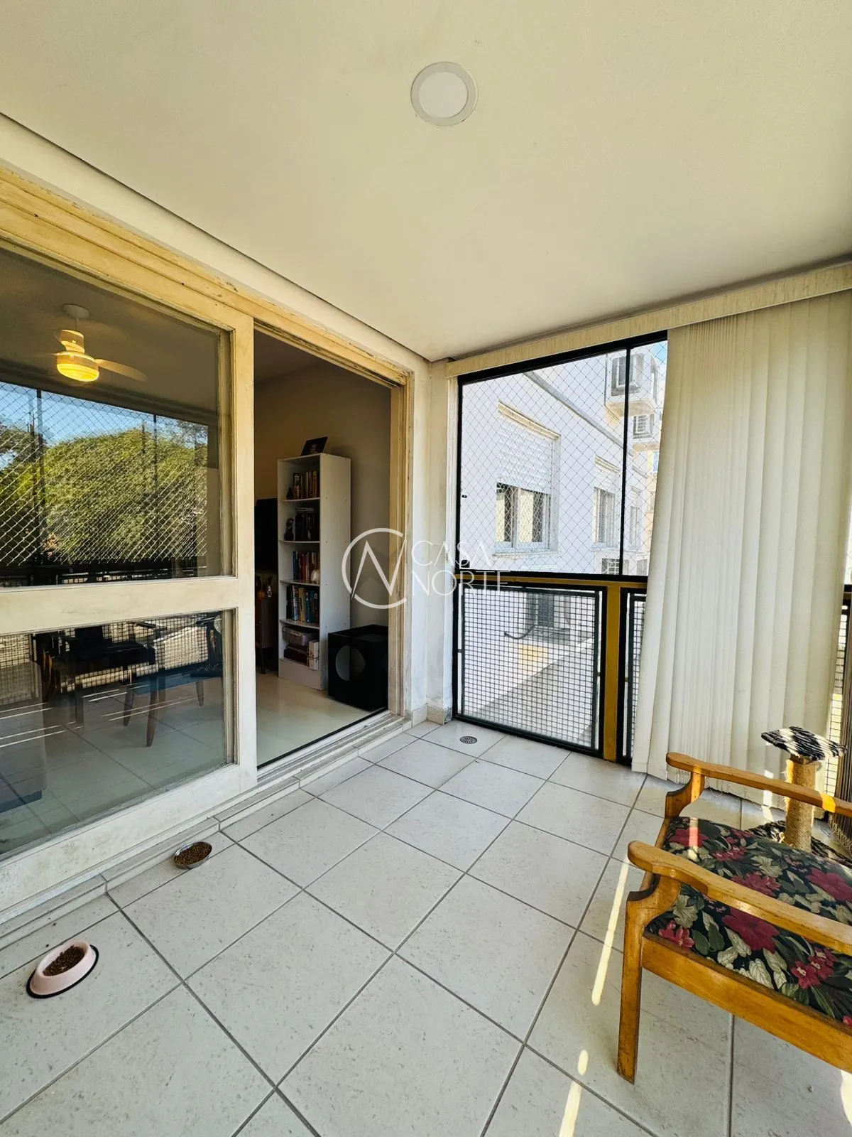 Apartamento à venda com 3 quartos, 93m², 1 suíte, 2 vagas, Rua Jornal do Brasil no bairro Azenha em Porto Alegre