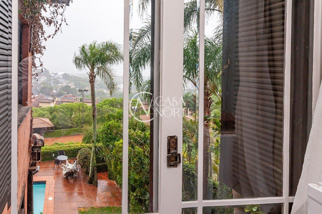 Casa de Condomínio à venda com 5 quartos, 647m², 5 suítes, 4 vagas, Rua Gilberto Laste no bairro Santa Tereza em Porto Alegre