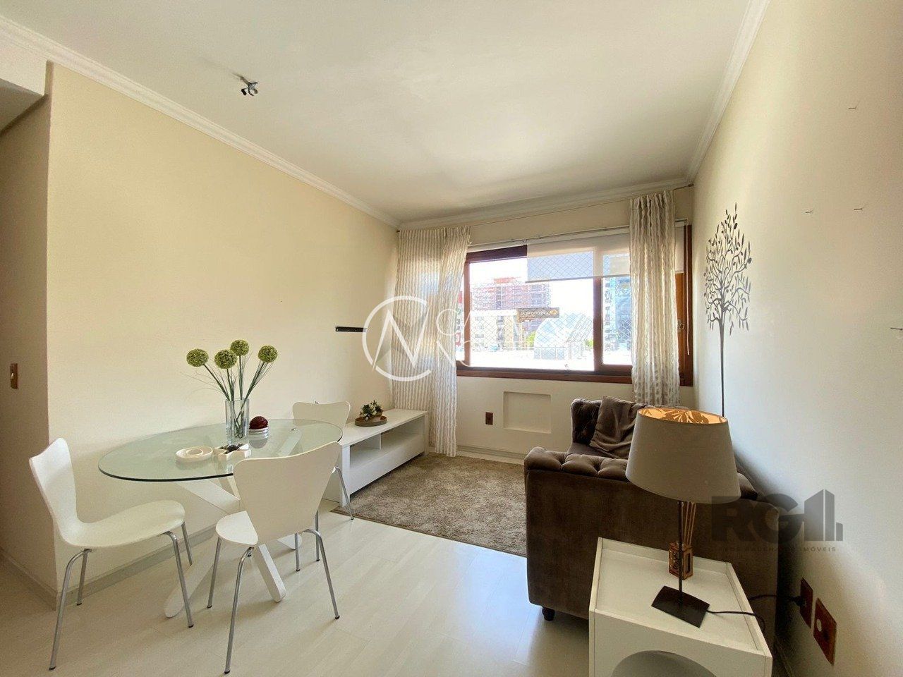 Apartamento à venda com 2 quartos, 60m², 1 suíte, 2 vagas, Avenida Coronel Lucas de Oliveira no bairro Petrópolis em Porto Alegre