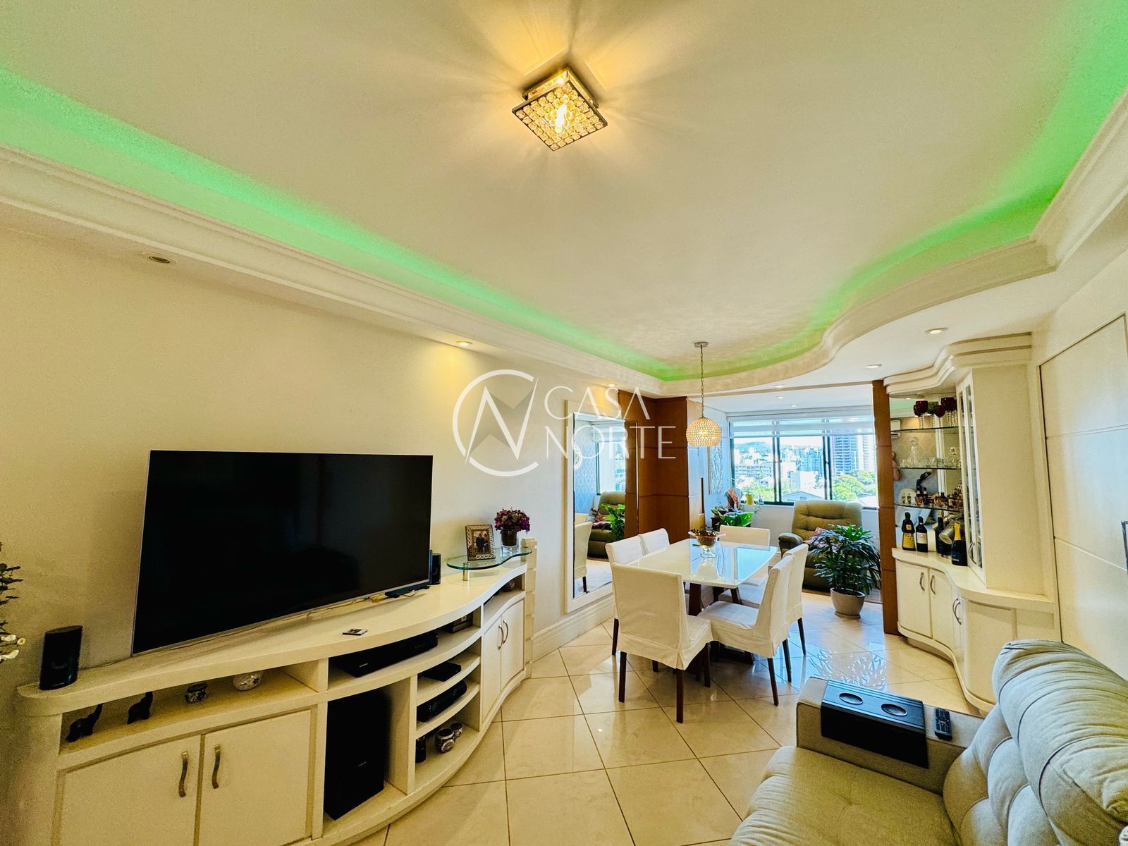 Apartamento à venda com 2 quartos, 70m², 1 suíte, 1 vaga, Rua Barão do Gravataí no bairro Menino Deus em Porto Alegre