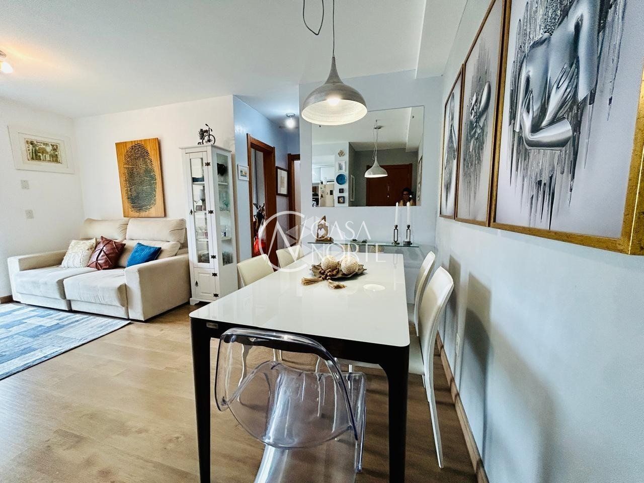 Apartamento à venda com 2 quartos, 61m², 1 suíte, 2 vagas, Rua Abram Goldsztein no bairro Jardim Carvalho em Porto Alegre