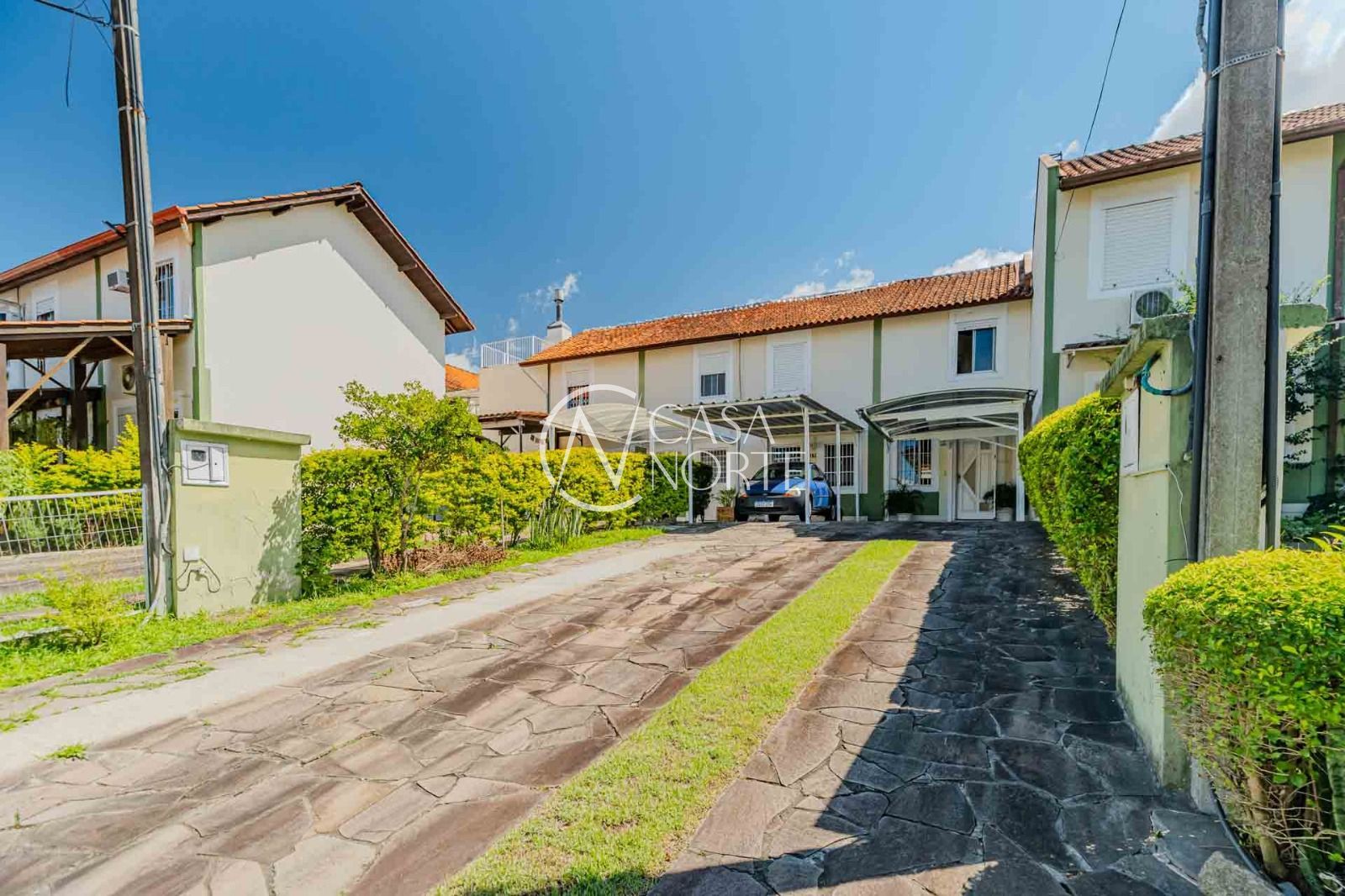 Casa de Condomínio à venda com 2 quartos, 49m², 3 vagas, Avenida Juca Batista no bairro Hípica em Porto Alegre