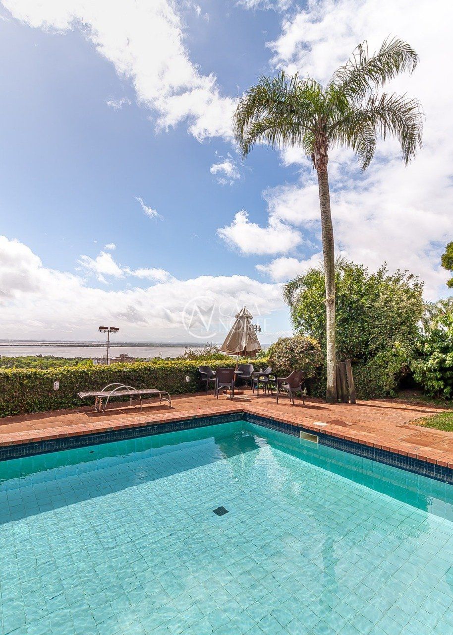 Casa de Condomínio à venda com 5 quartos, 647m², 5 suítes, 4 vagas, Rua Gilberto Laste no bairro Santa Tereza em Porto Alegre